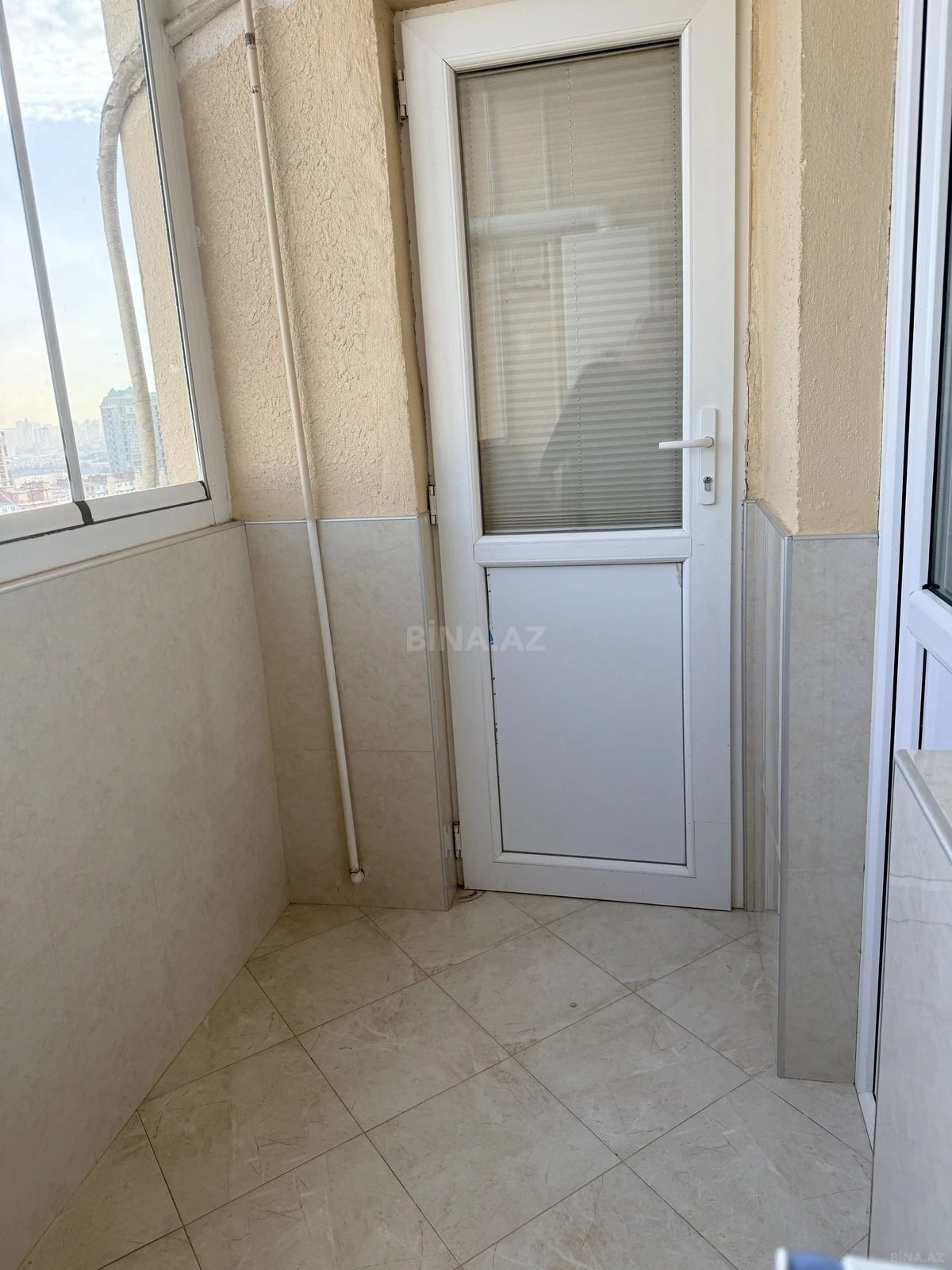 Satılır 2 otaqlı mənzil 65 m²
