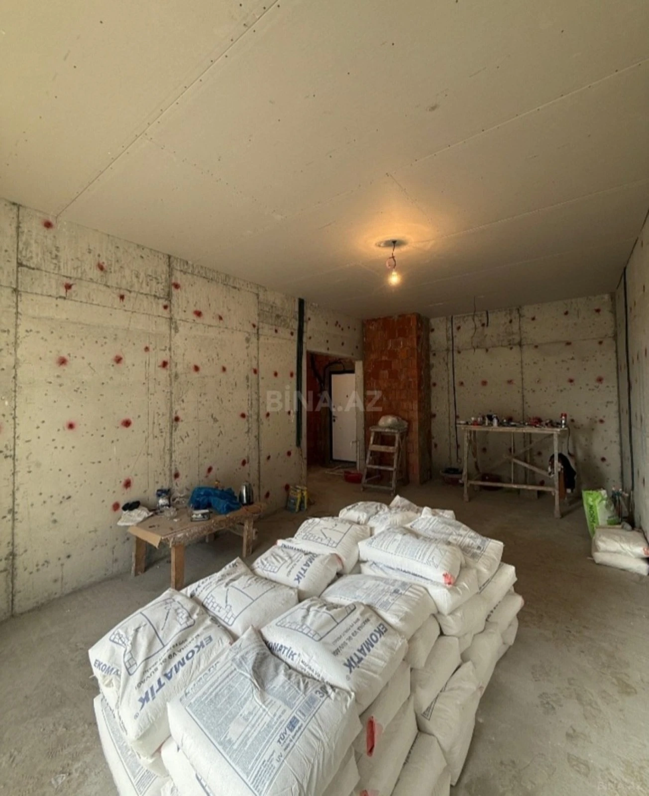 Satılır 2 otaqlı mənzil 72 m²