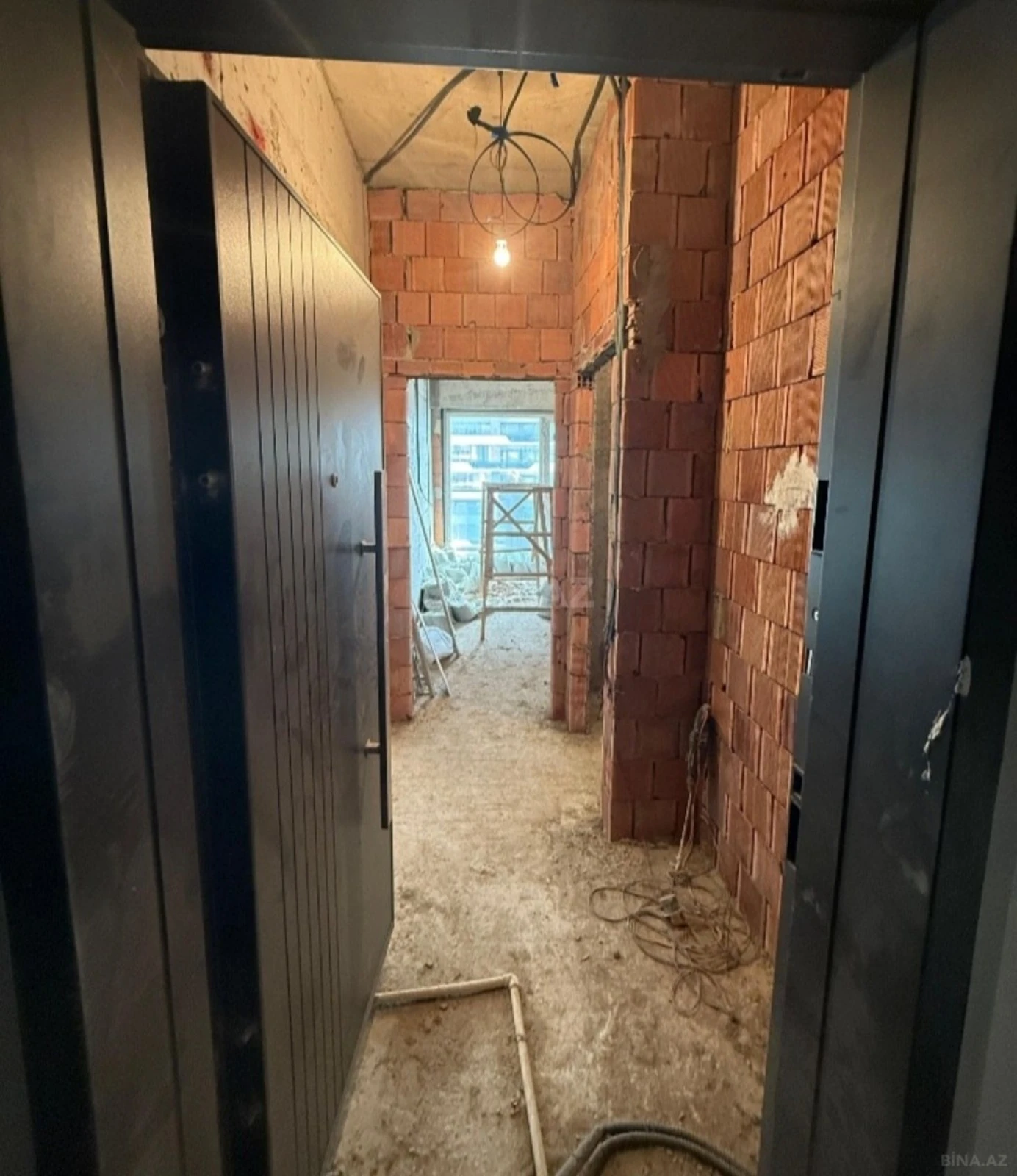 Satılır 2 otaqlı mənzil 72 m²