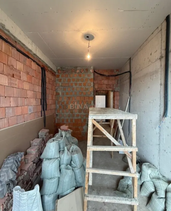 Satılır 2 otaqlı mənzil 72 m²