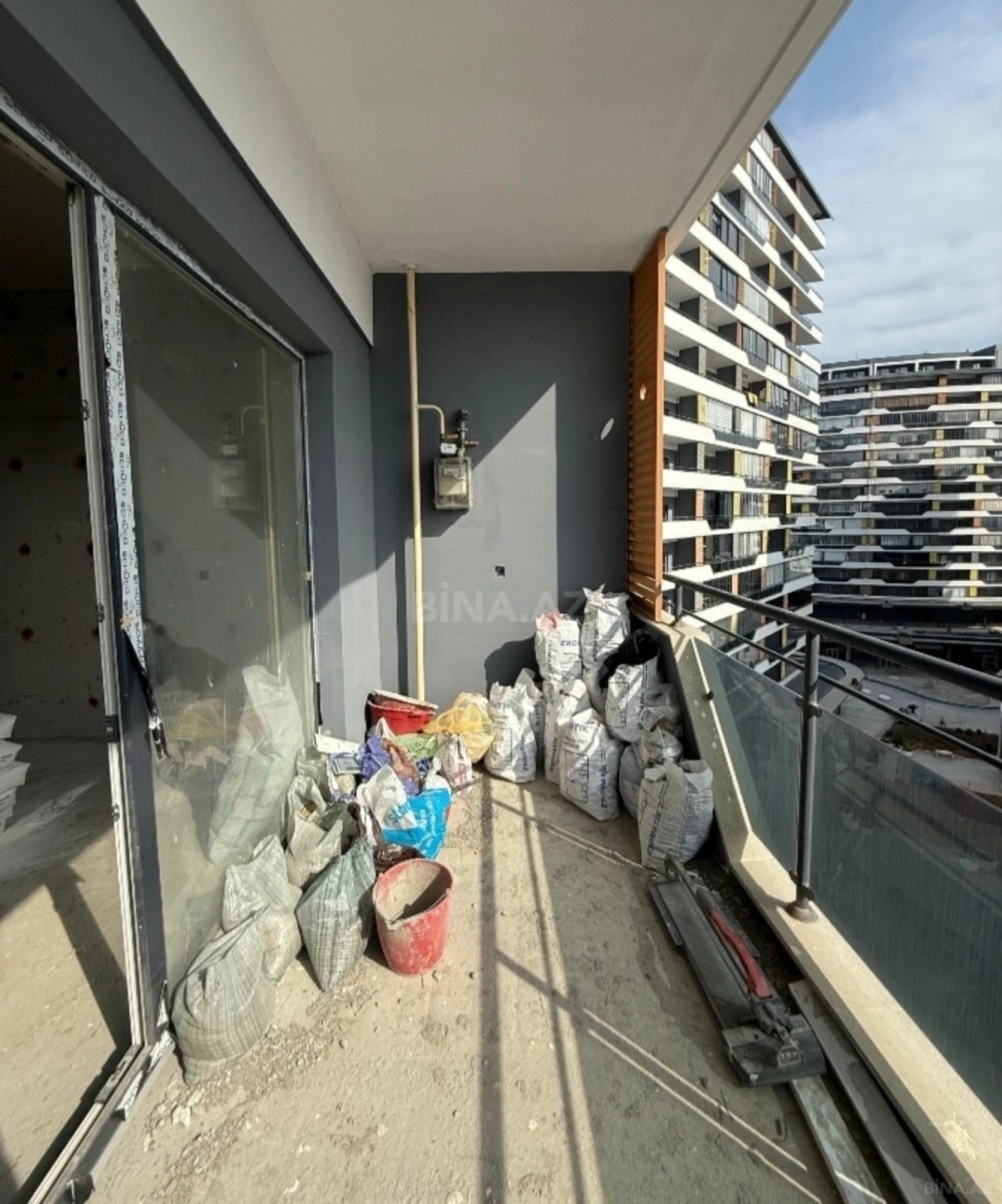 Satılır 2 otaqlı mənzil 72 m²