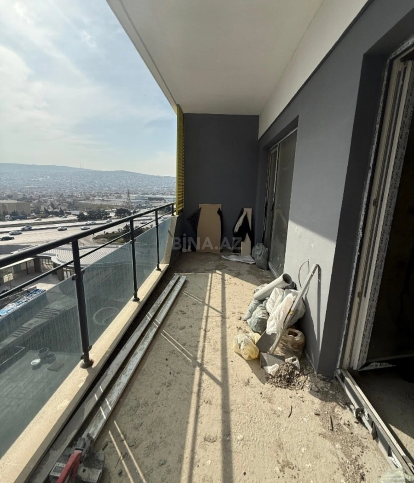 Satılır 2 otaqlı mənzil 72 m²