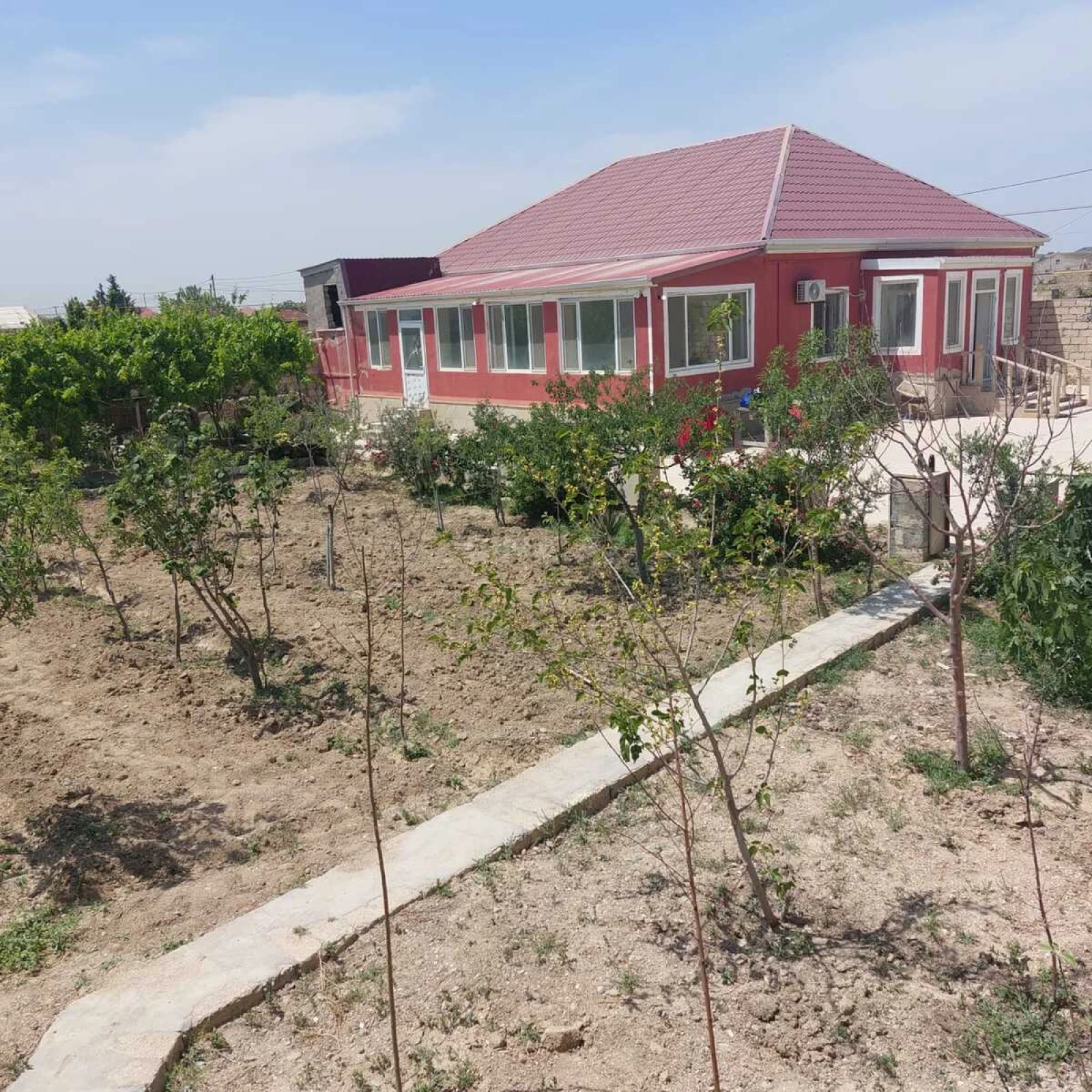 Satılır 4 otaqlı həyət evi 160 m²