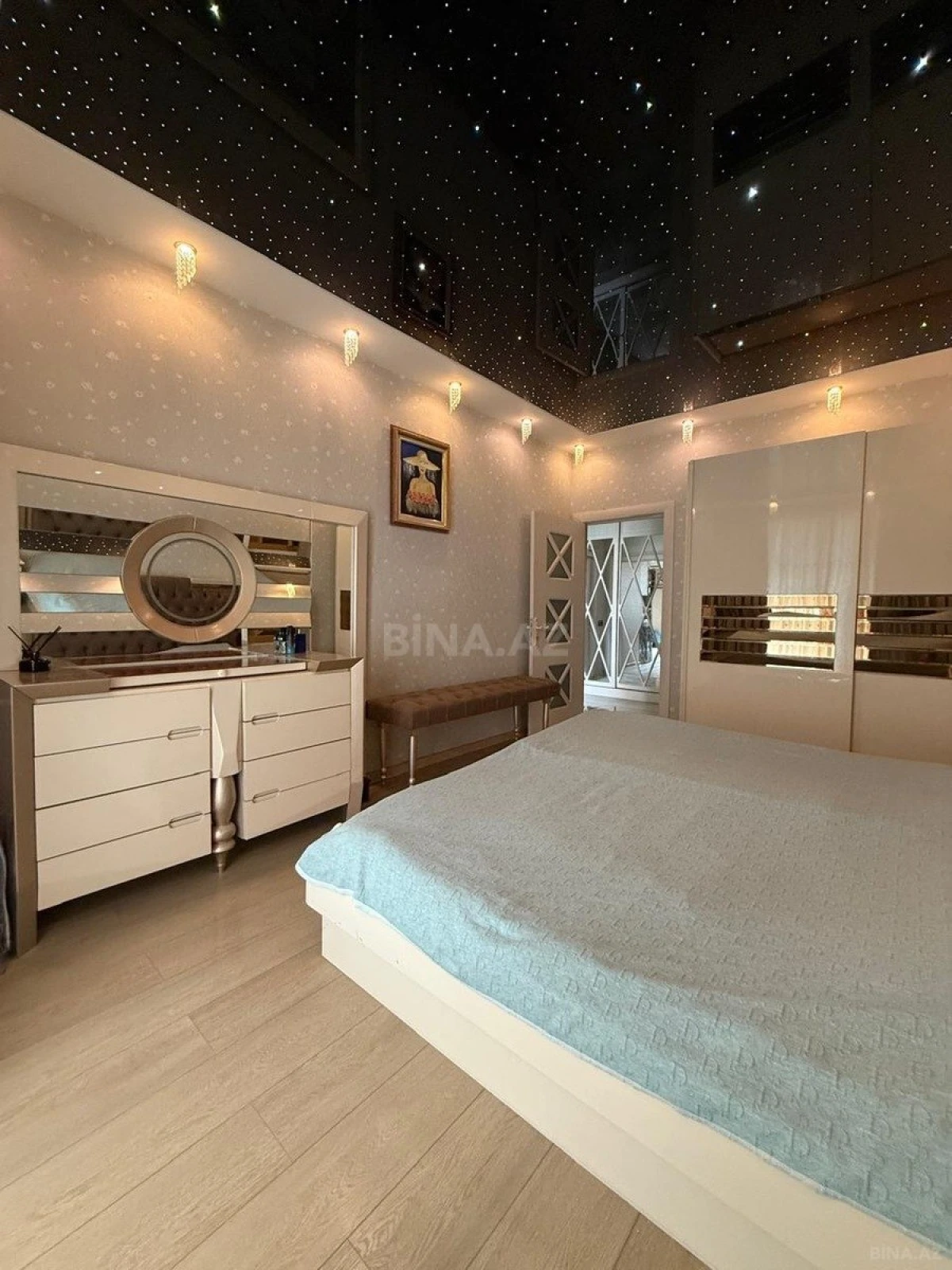 Kirayə verilir 2 otaqlı mənzil 100 m²