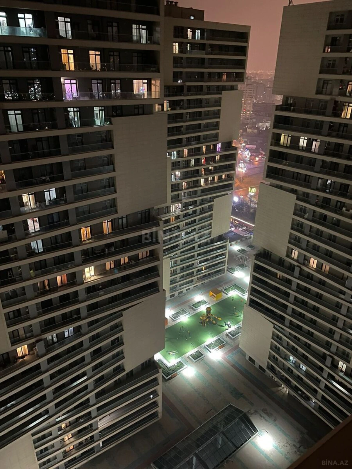 Kirayə verilir 2 otaqlı mənzil 100 m²