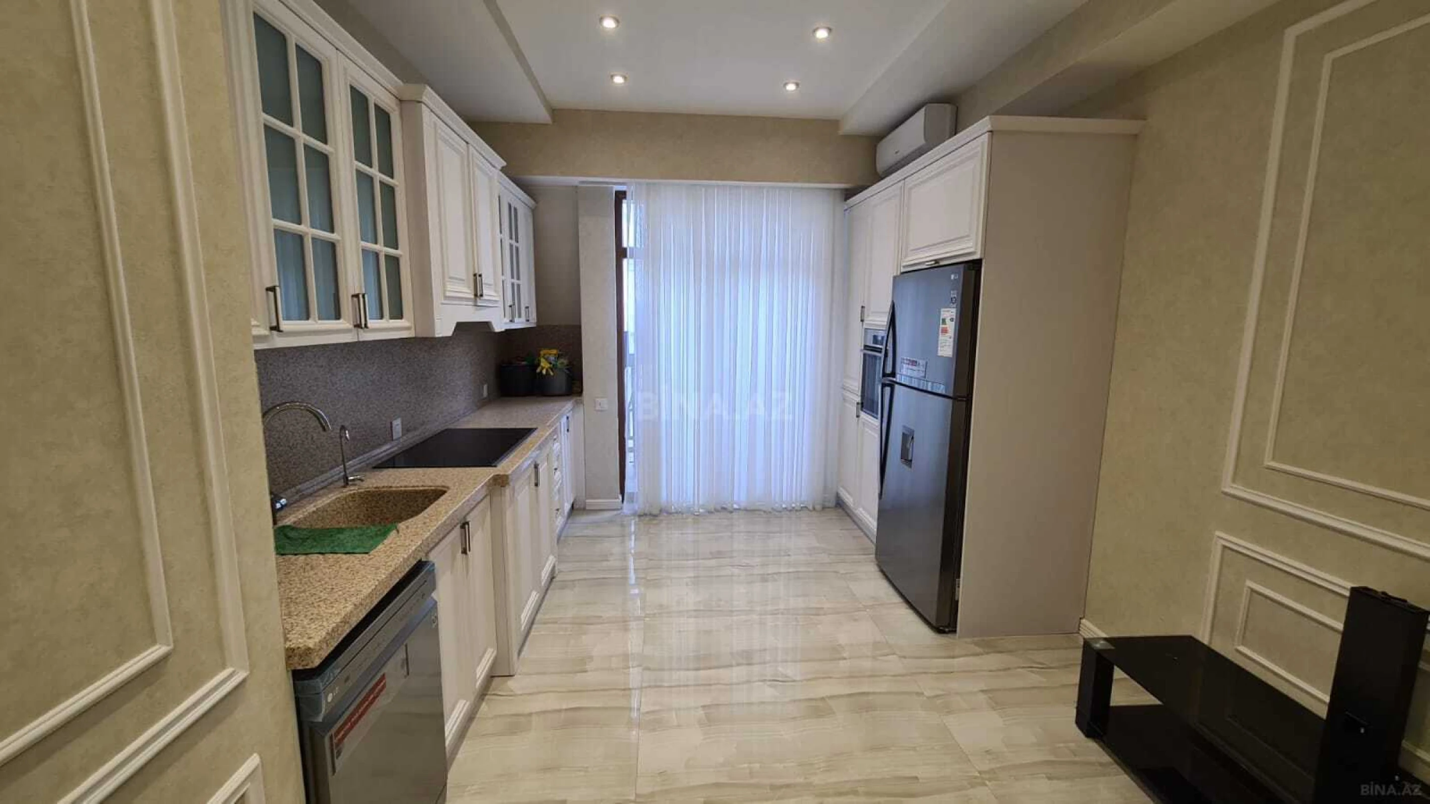 Kirayə verilir 5 otaqlı ofis 200 m²