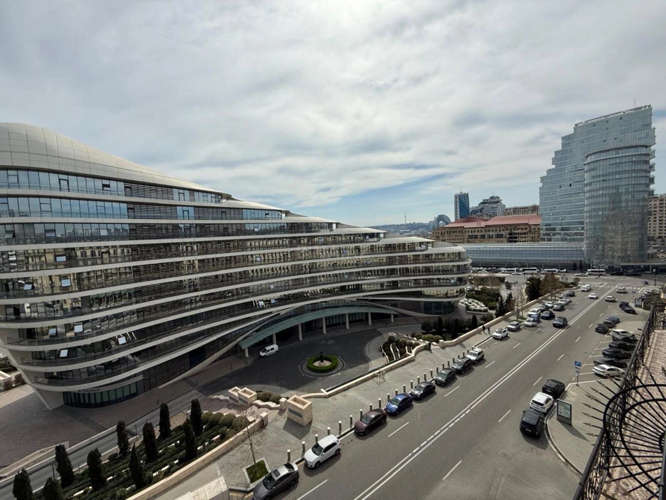 Kirayə verilir 5 otaqlı ofis 200 m²