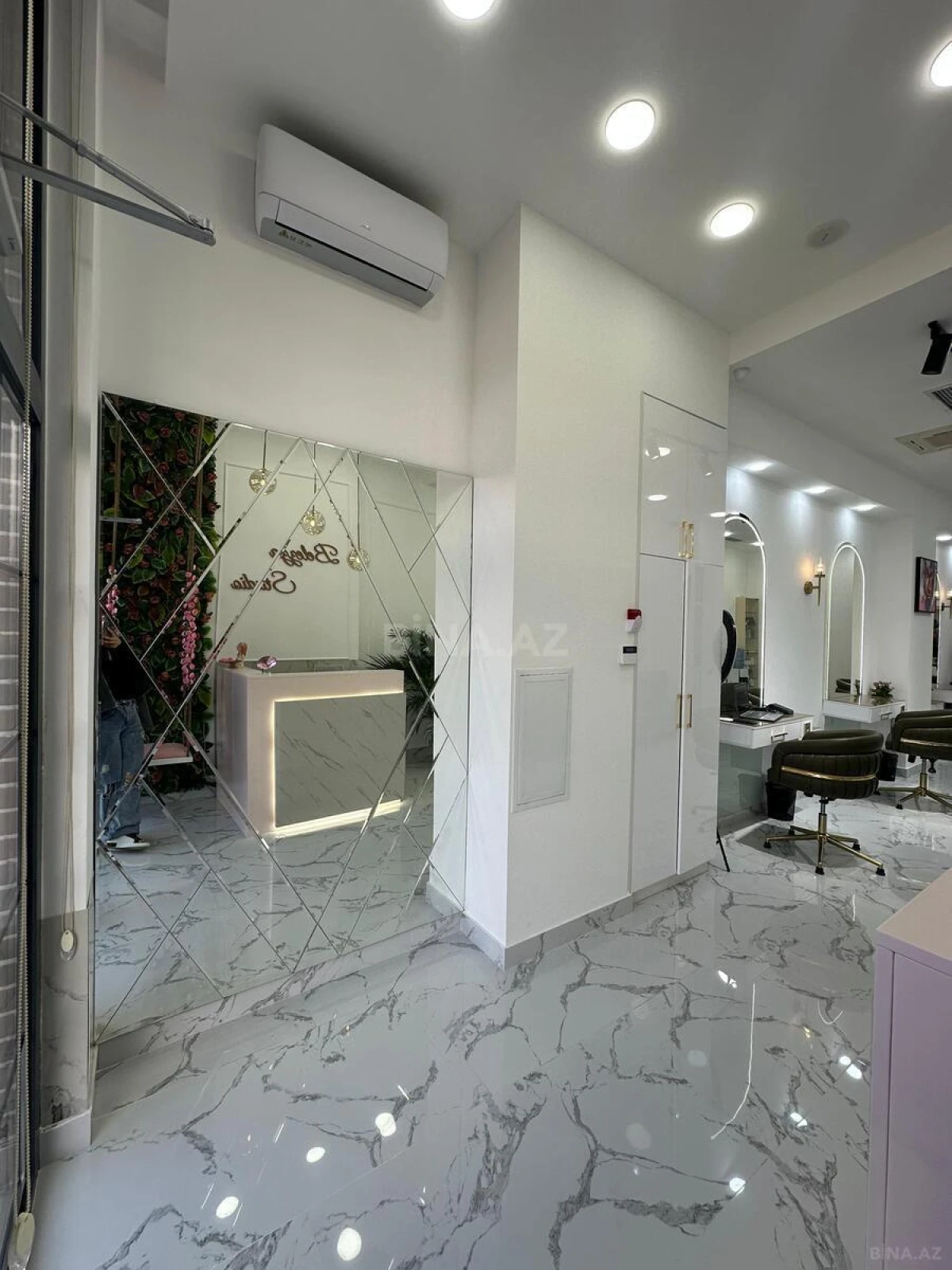 Satılır obyekt 60.2 m²