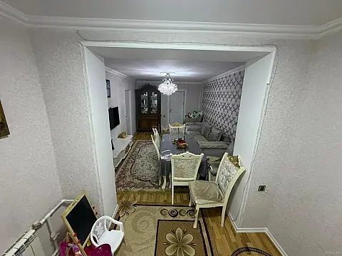 Satılır 4 otaqlı mənzil 70 m²