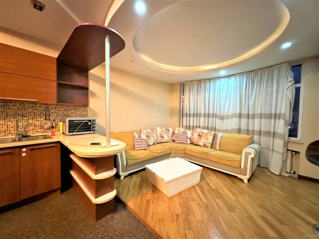 Kirayə verilir 4 otaqlı mənzil 200 m²