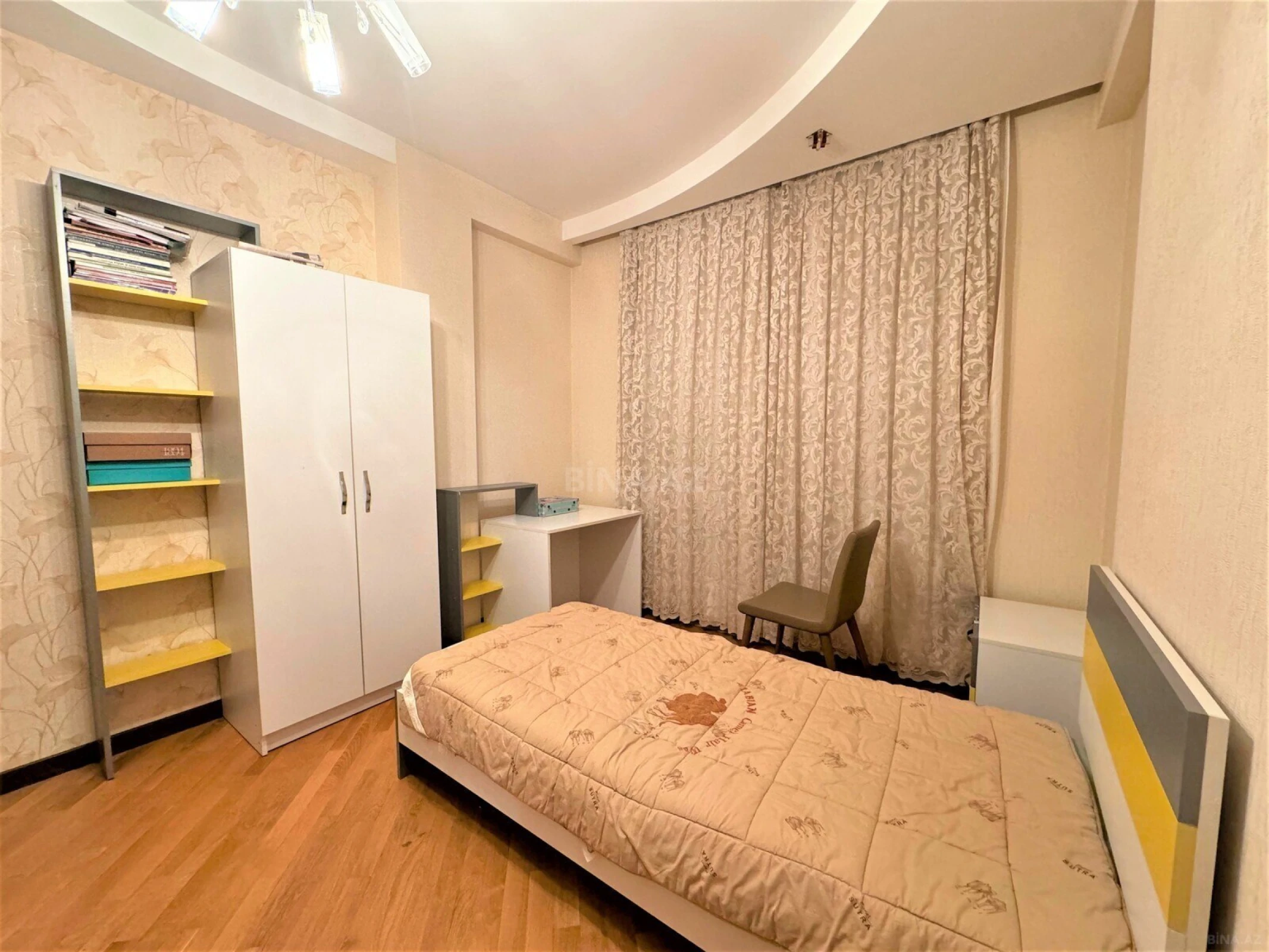 Kirayə verilir 4 otaqlı mənzil 200 m²