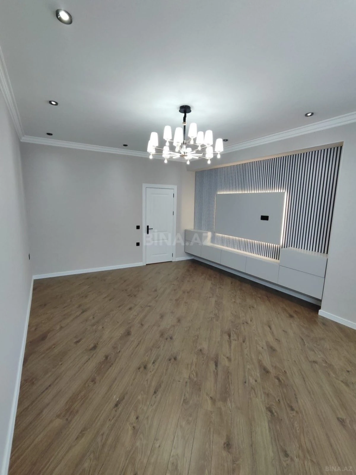 Satılır 2 otaqlı mənzil 96 m²