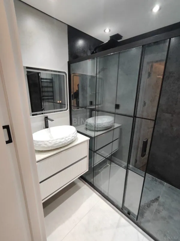 Satılır 2 otaqlı mənzil 96 m²