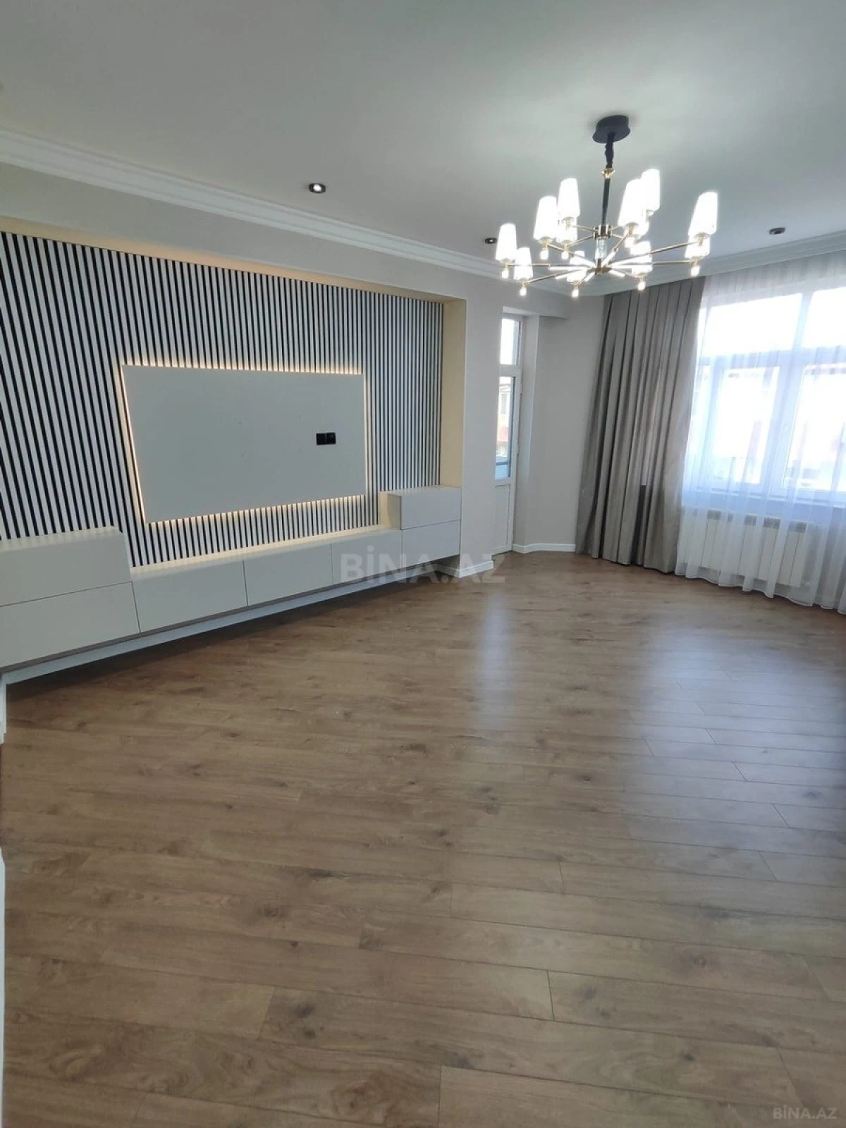 Satılır 2 otaqlı mənzil 96 m²