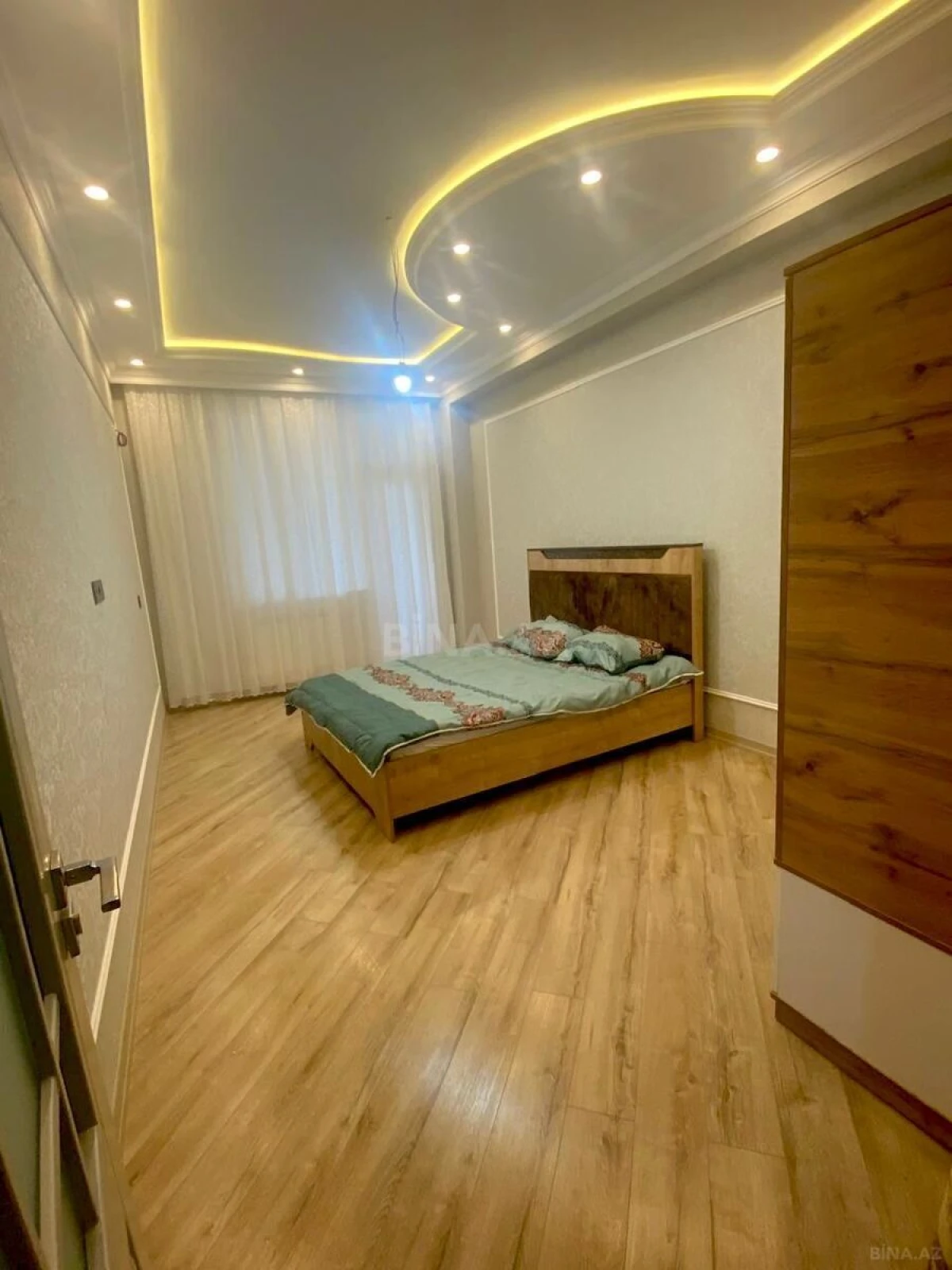 Kirayə verilir 2 otaqlı mənzil 65 m²