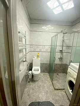 Kirayə verilir 2 otaqlı mənzil 65 m²