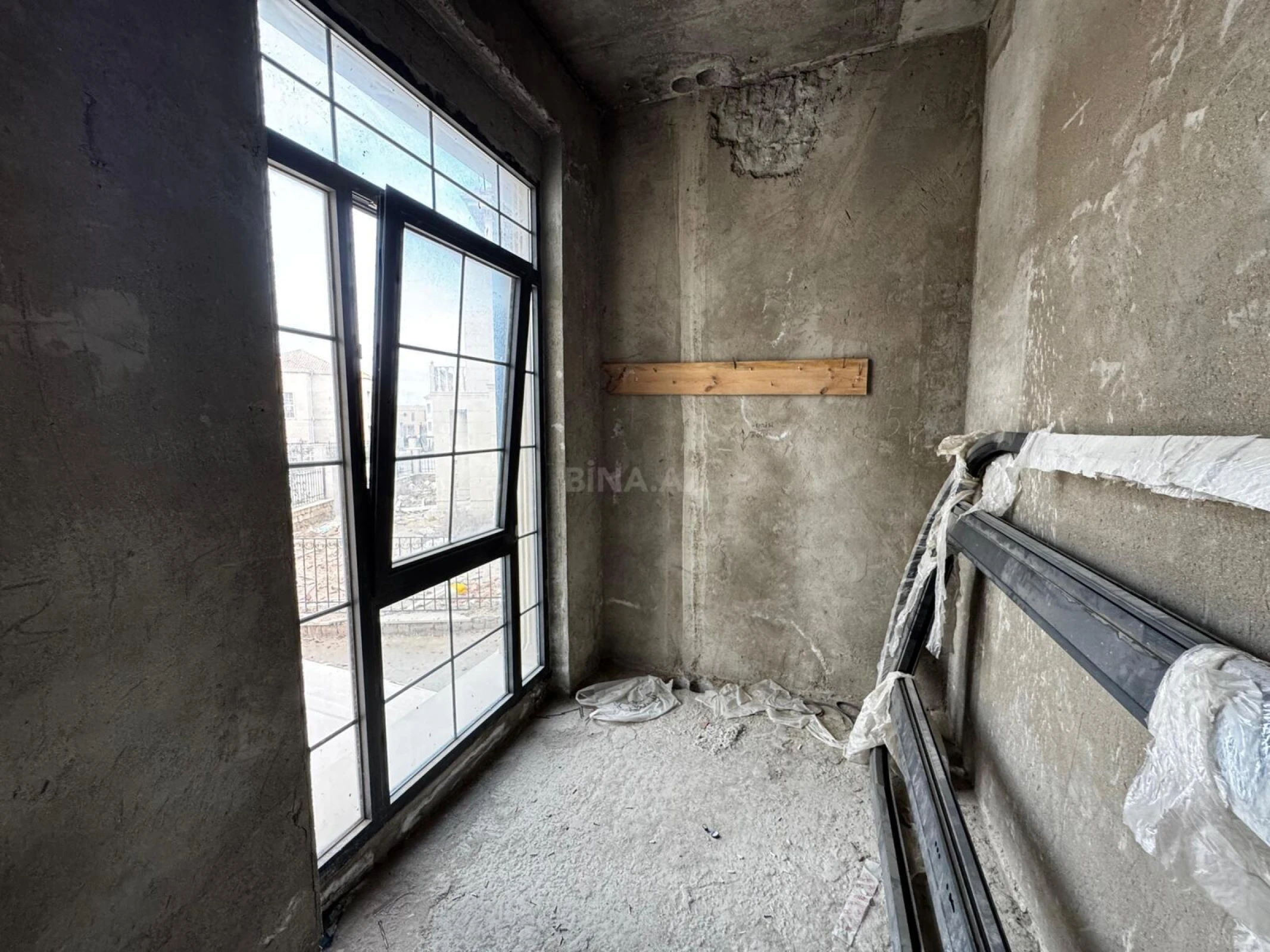 Satılır 8 otaqlı həyət evi 600 m²