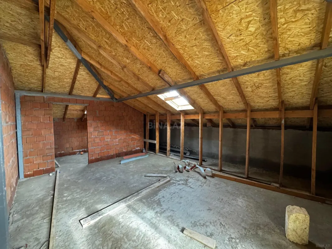 Satılır 8 otaqlı həyət evi 600 m²