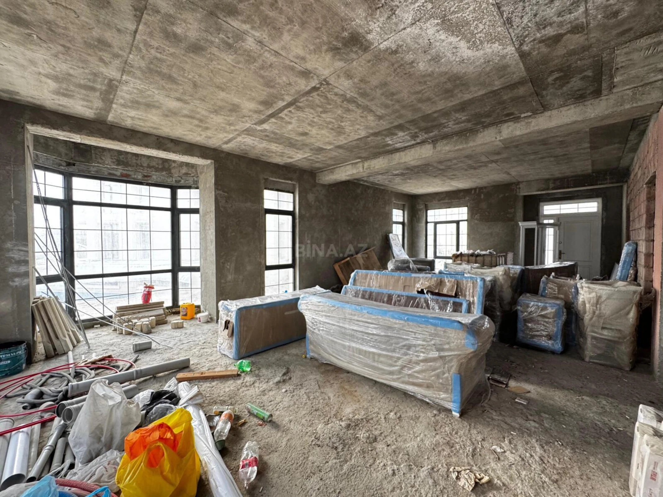 Satılır 8 otaqlı həyət evi 600 m²