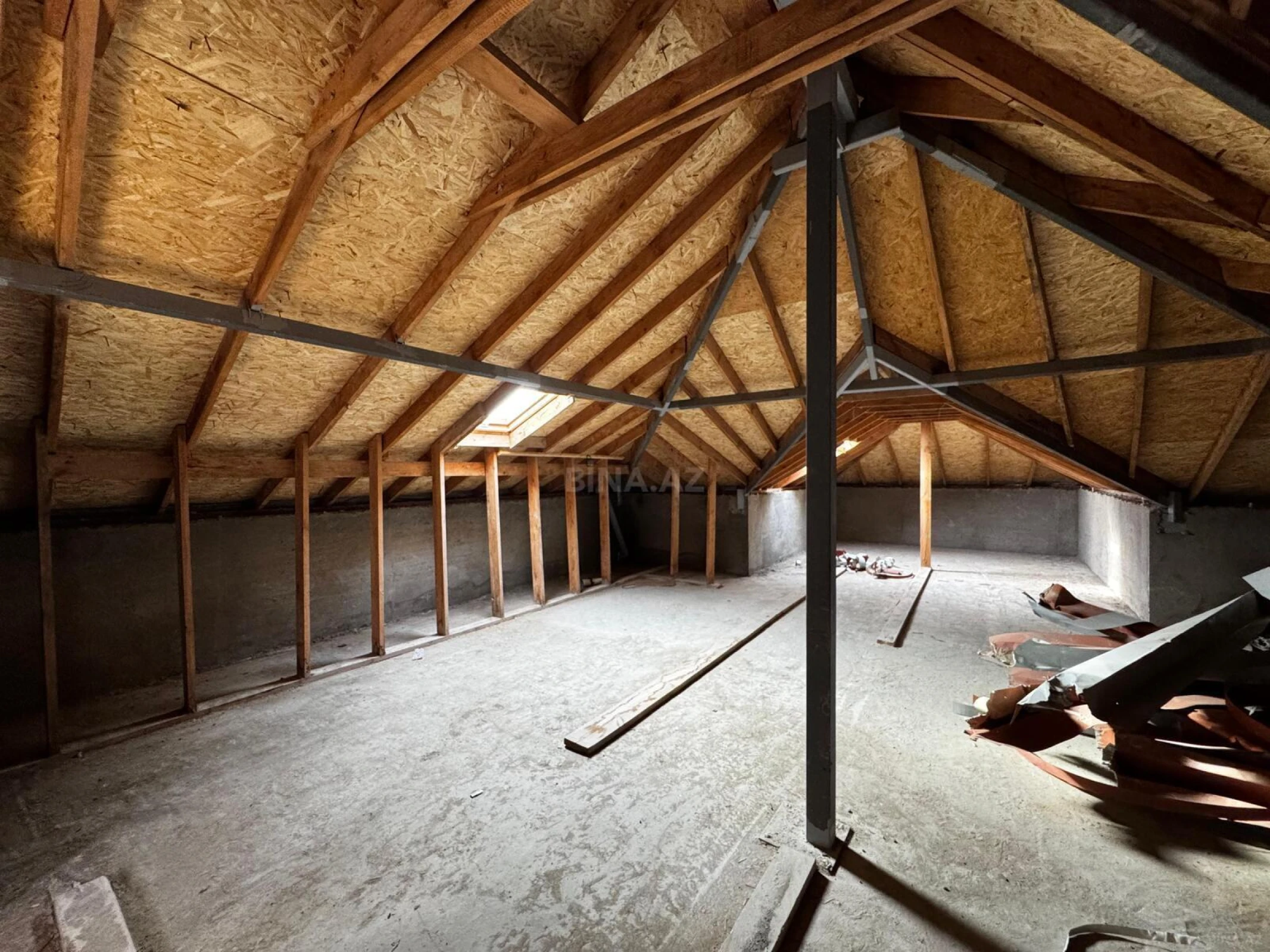 Satılır 8 otaqlı həyət evi 600 m²