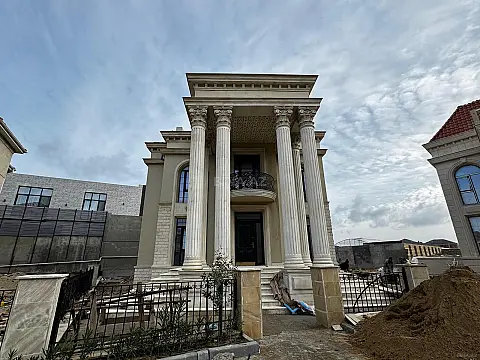 Satılır 8 otaqlı həyət evi 600 m²