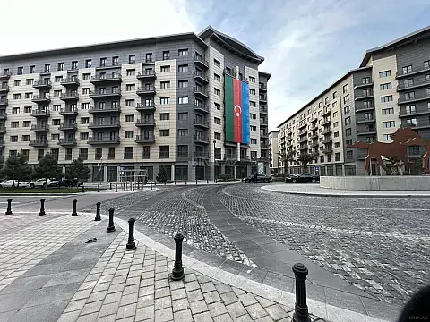Satılır 4 otaqlı mənzil 165 m² — Bakı 4 otaq 165.00 m²