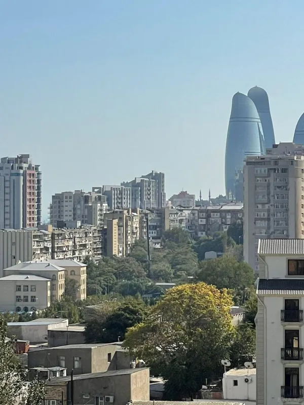 Satılır 3 otaqlı mənzil 147 m²