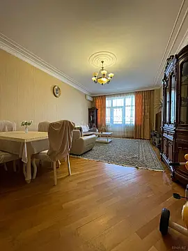 Satılır 3 otaqlı mənzil 147 m²