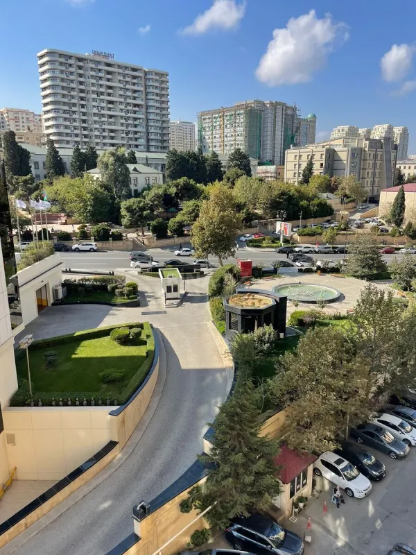 Satılır 3 otaqlı mənzil 147 m²
