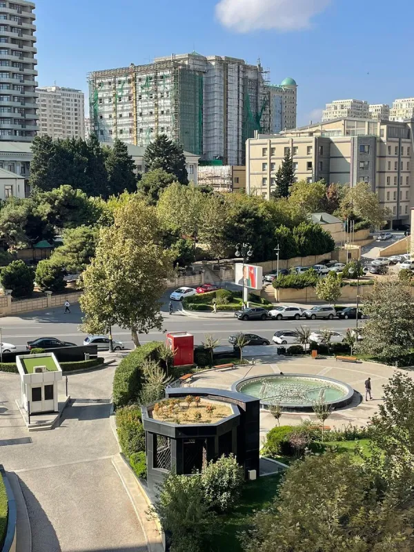 Satılır 3 otaqlı mənzil 147 m²