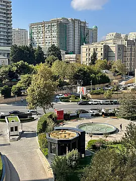 Satılır 3 otaqlı mənzil 147 m²