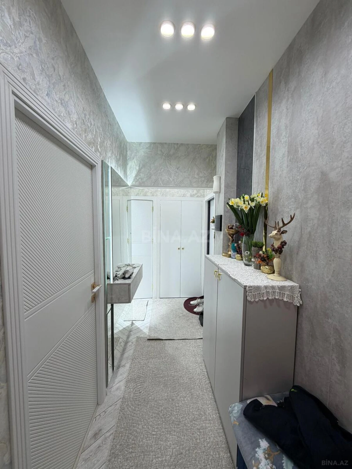 Satılır 2 otaqlı mənzil 65 m²