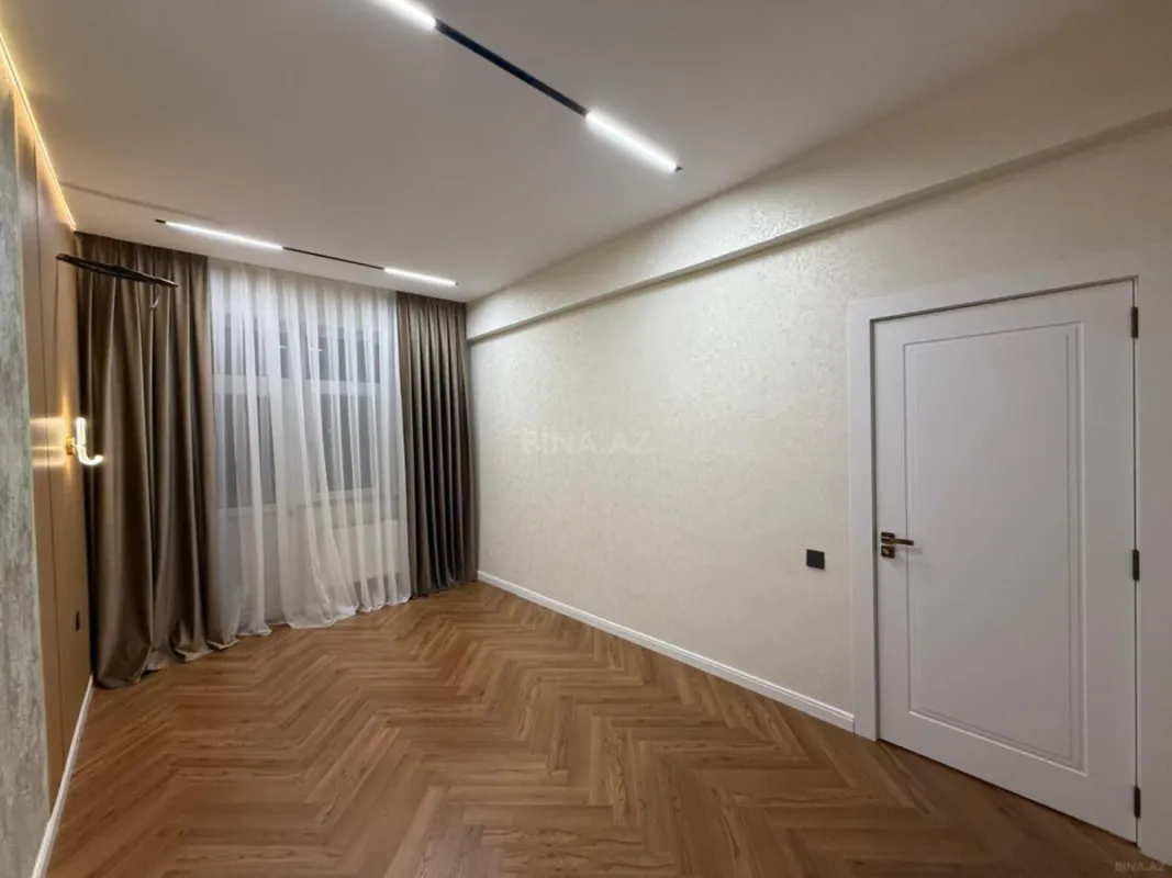 Satılır 2 otaqlı mənzil 81 m²