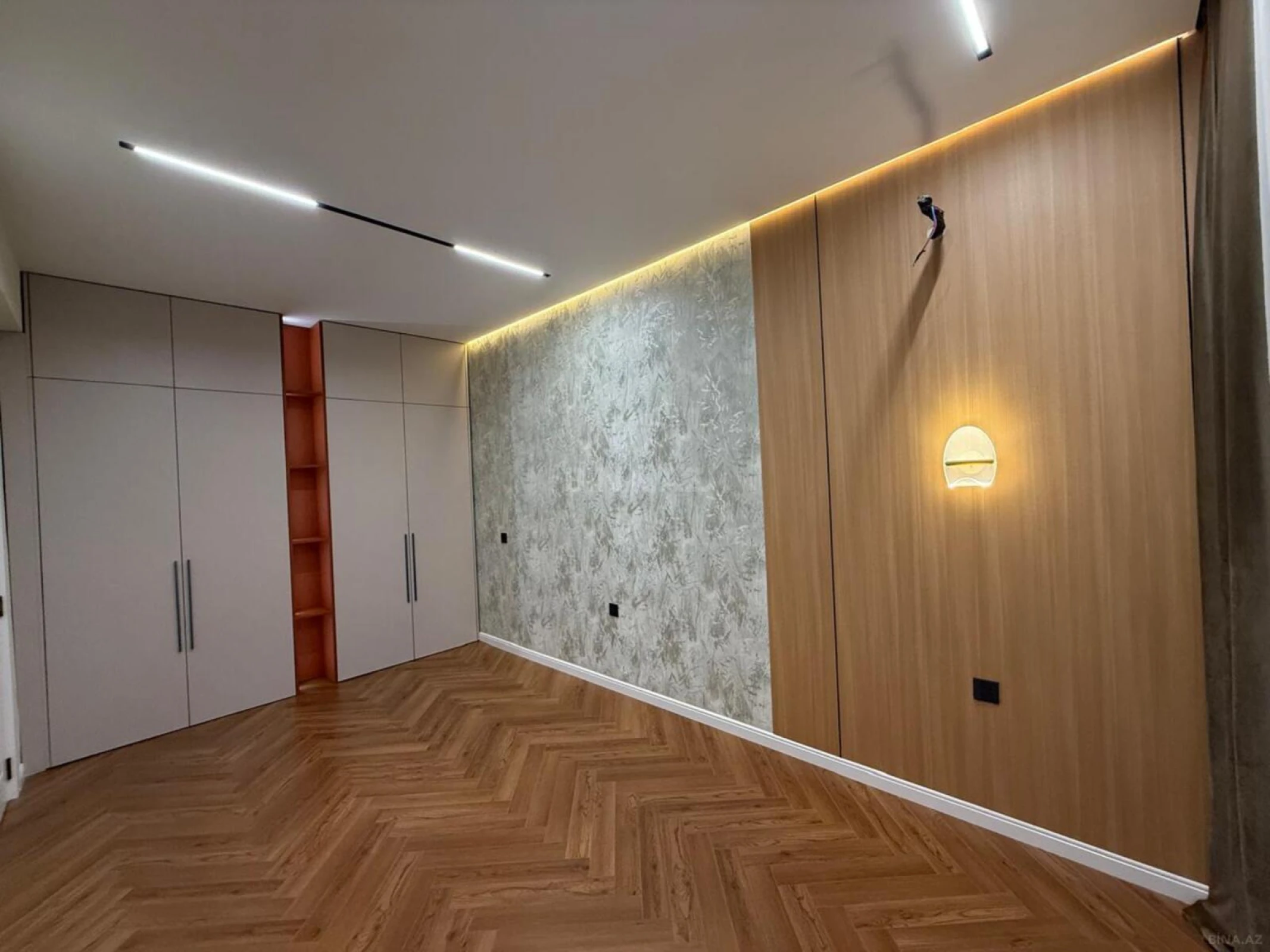 Satılır 2 otaqlı mənzil 81 m²