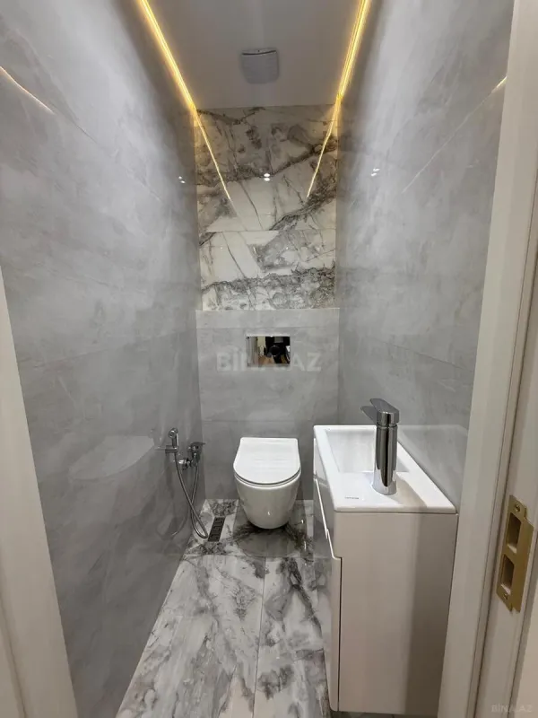 Satılır 2 otaqlı mənzil 81 m²