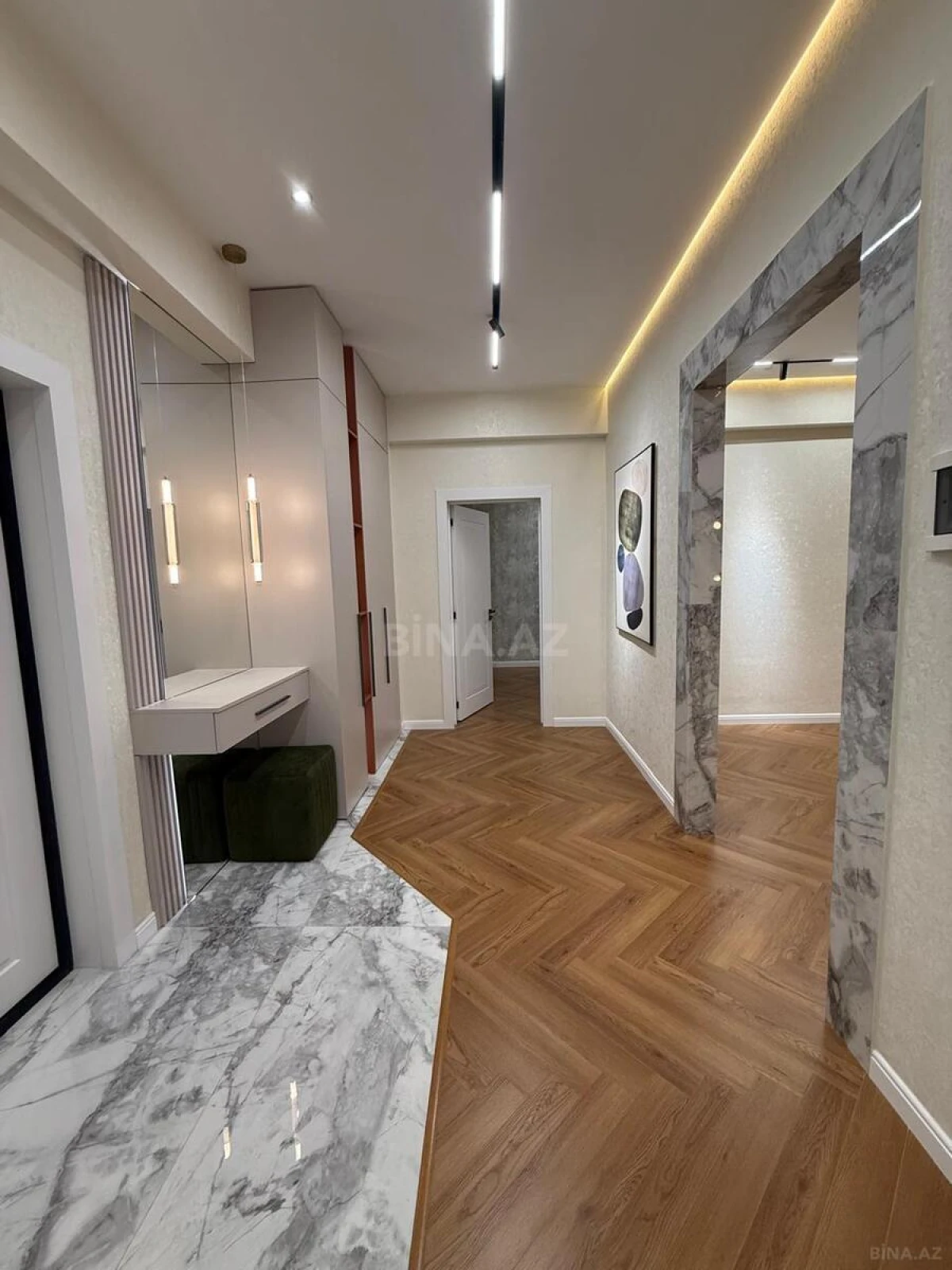Satılır 2 otaqlı mənzil 81 m²