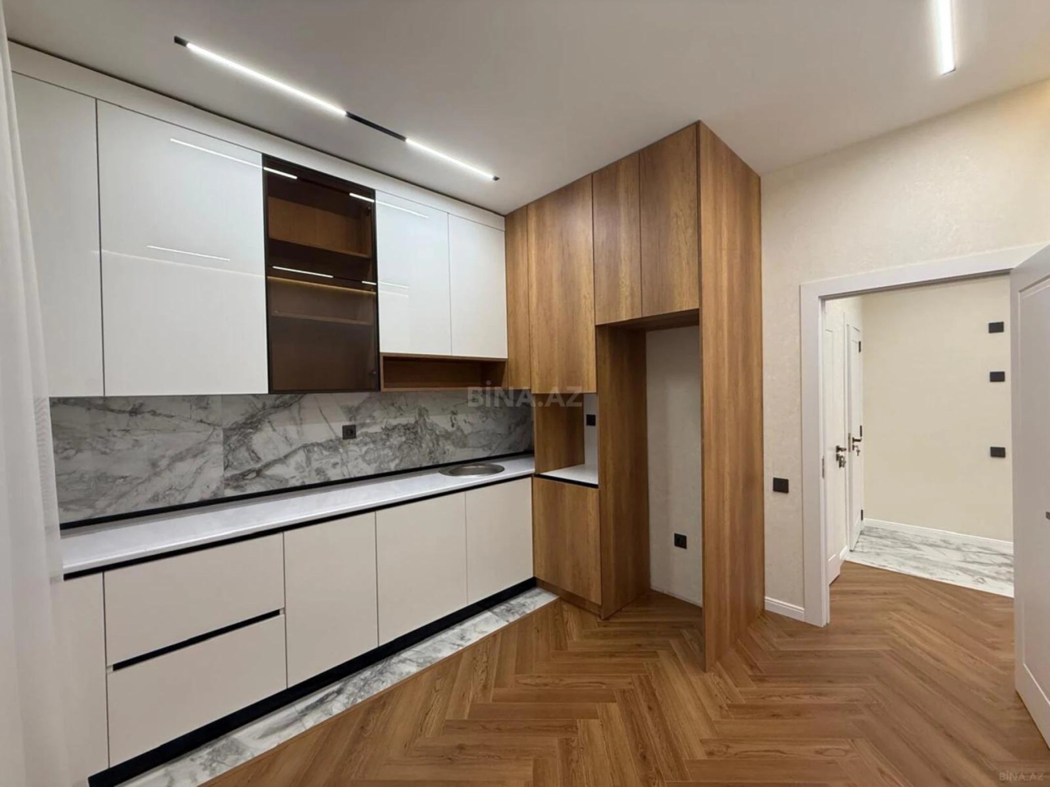Satılır 2 otaqlı mənzil 81 m²
