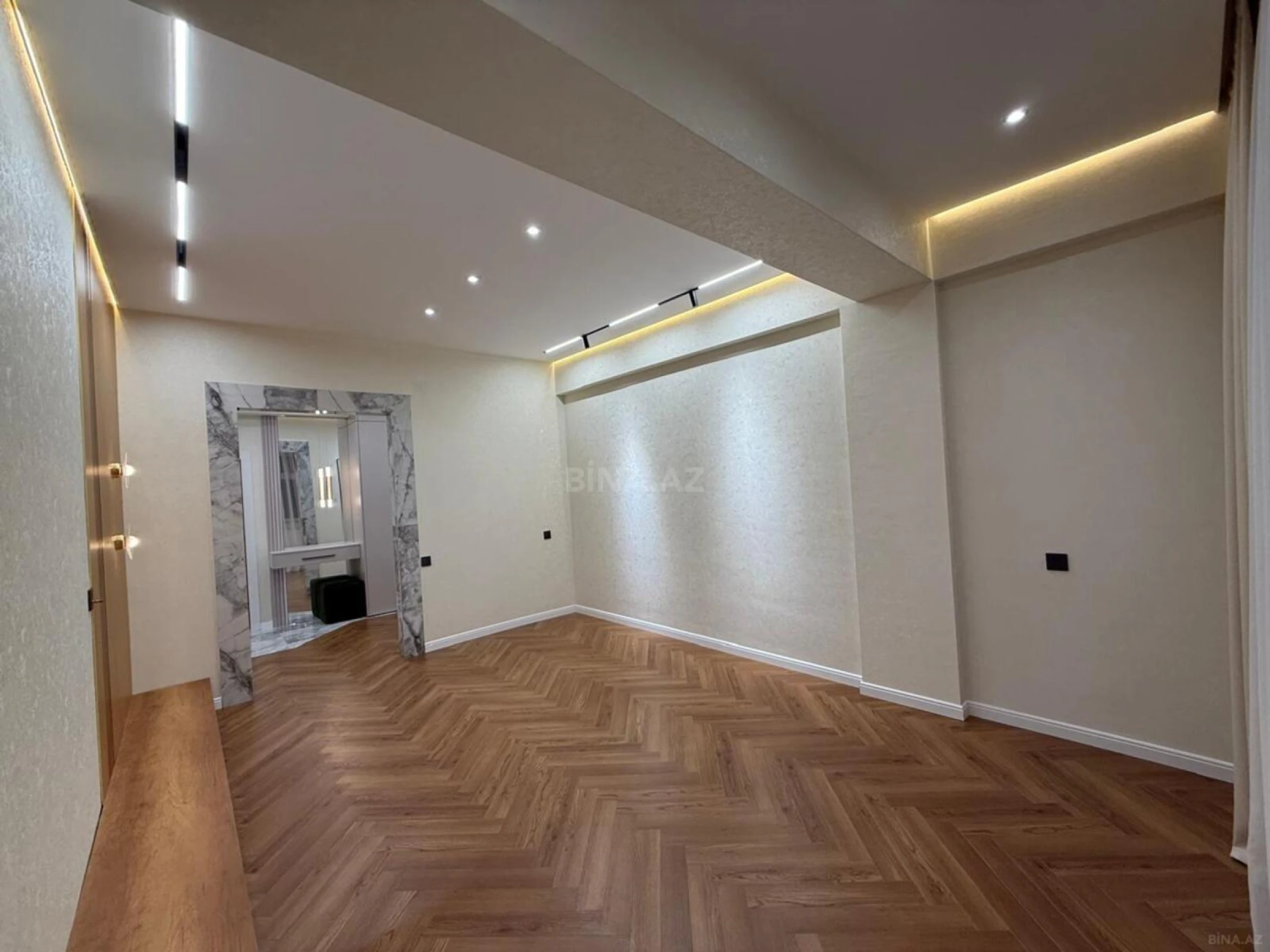Satılır 2 otaqlı mənzil 81 m²