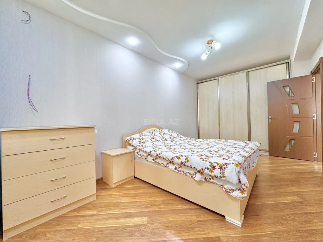 Satılır 2 otaqlı mənzil 71 m²