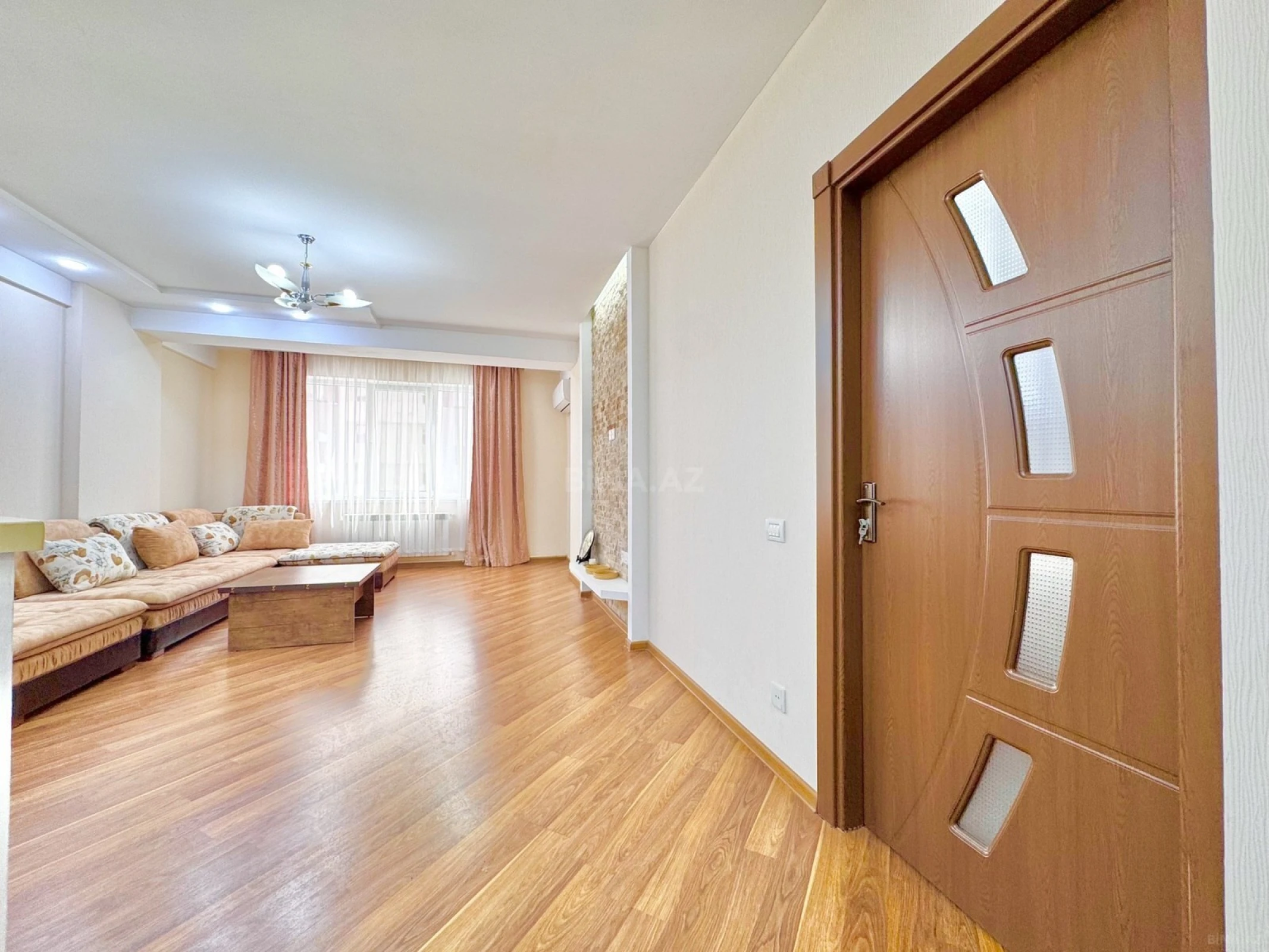 Satılır 2 otaqlı mənzil 71 m²