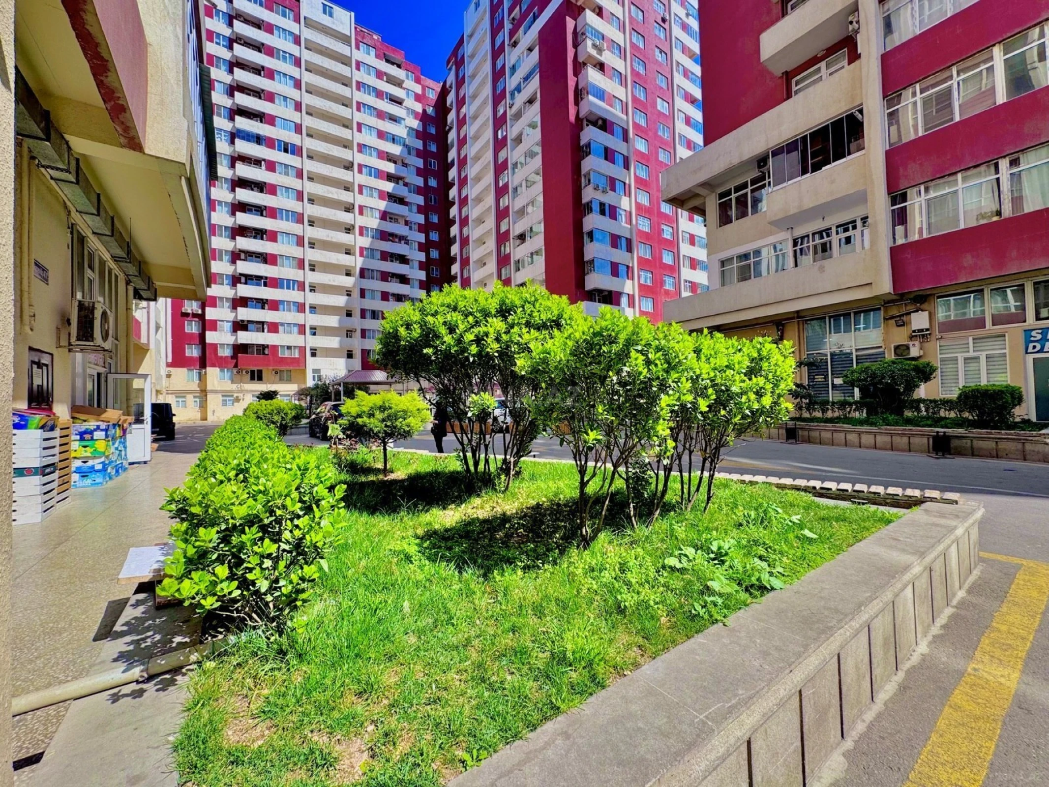 Satılır 2 otaqlı mənzil 71 m²