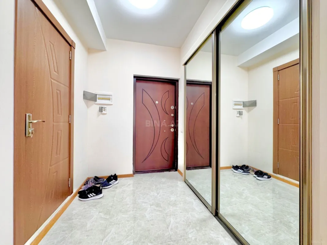 Satılır 2 otaqlı mənzil 71 m²