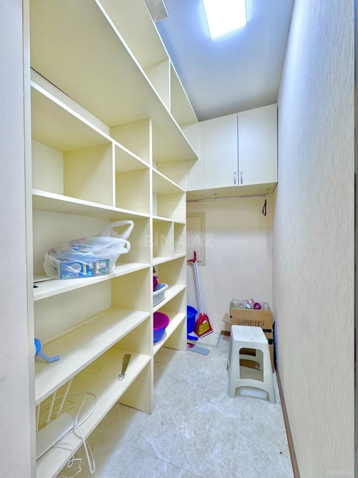 Satılır 2 otaqlı mənzil 71 m²