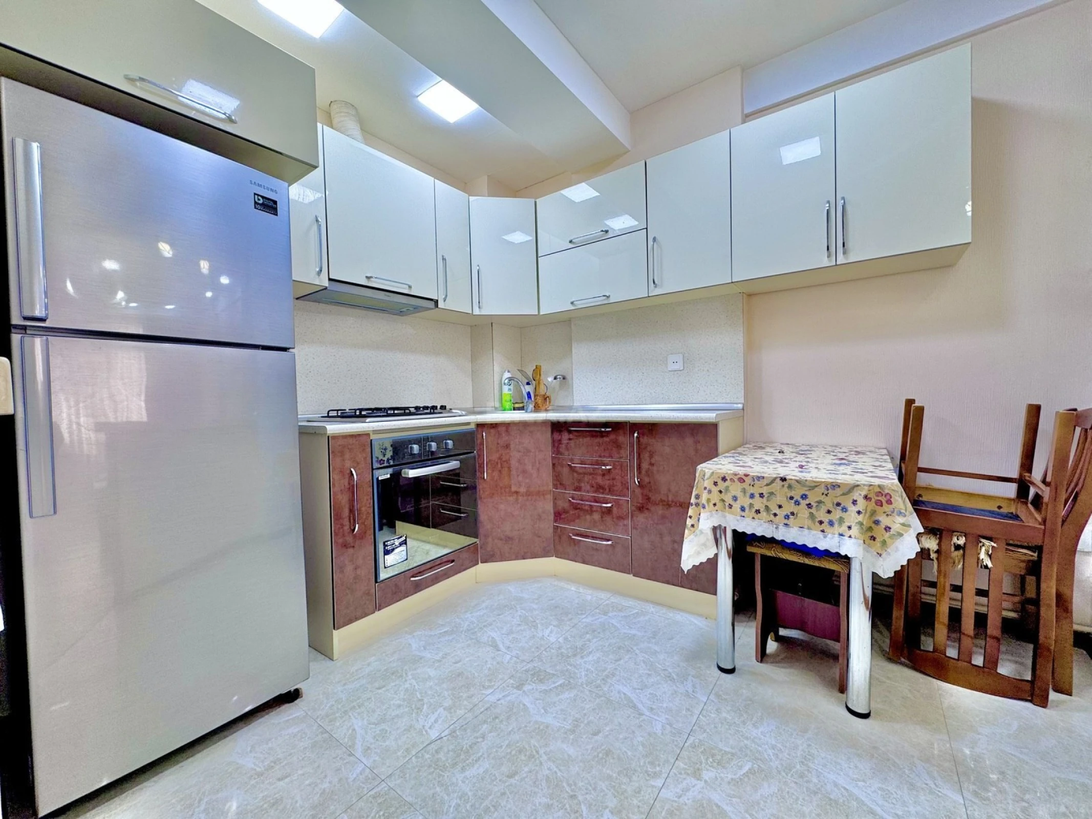 Satılır 2 otaqlı mənzil 71 m²