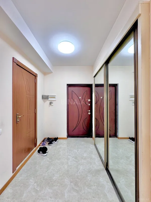 Satılır 2 otaqlı mənzil 71 m²