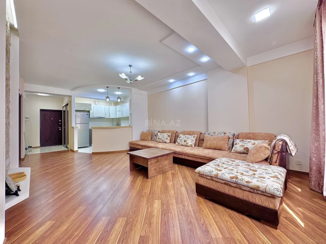 Satılır 2 otaqlı mənzil 71 m²