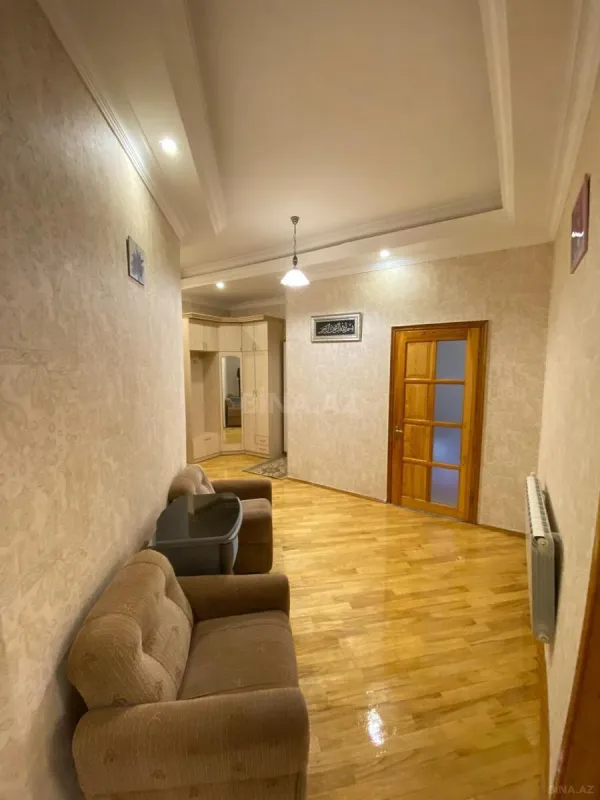 Kirayə verilir 2 otaqlı mənzil 85 m²