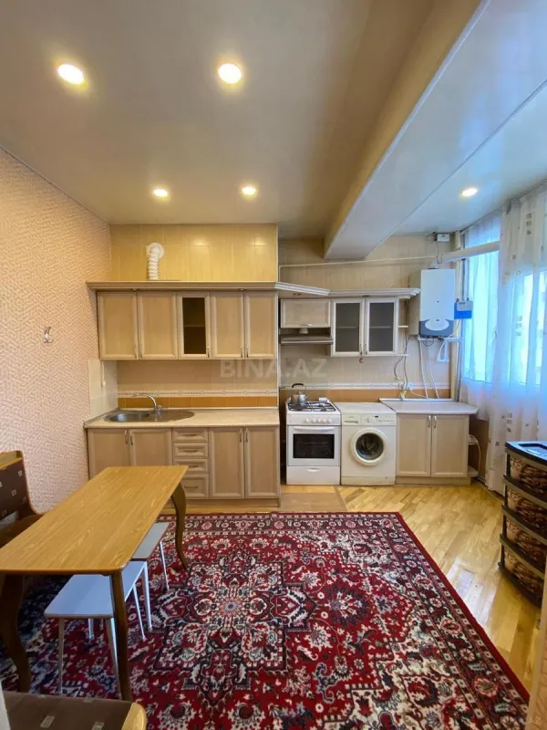 Kirayə verilir 2 otaqlı mənzil 85 m²