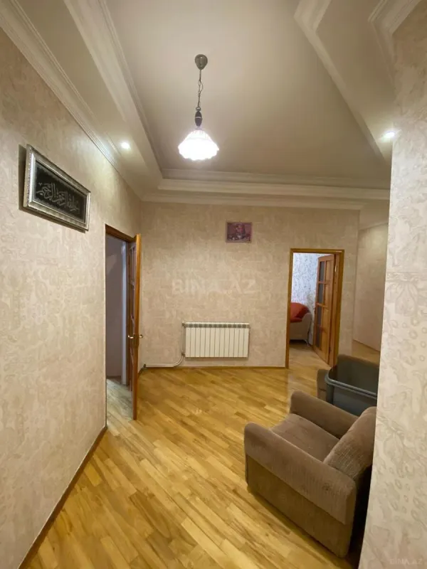 Kirayə verilir 2 otaqlı mənzil 85 m²