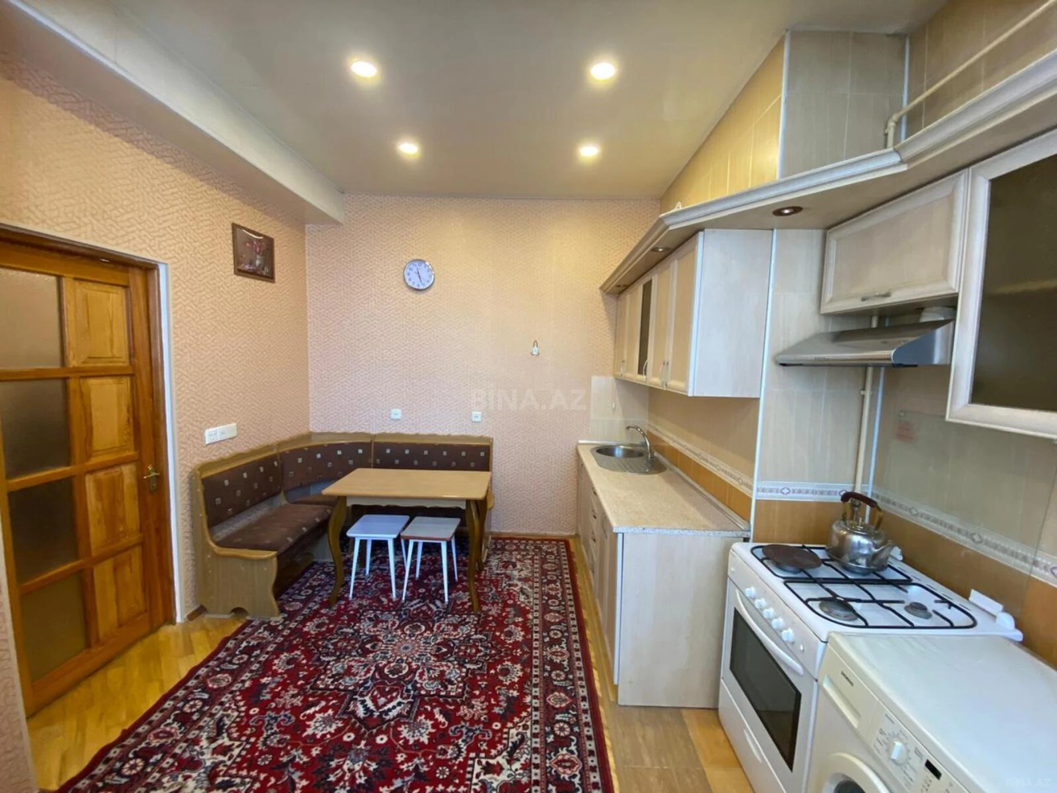 Kirayə verilir 2 otaqlı mənzil 85 m²